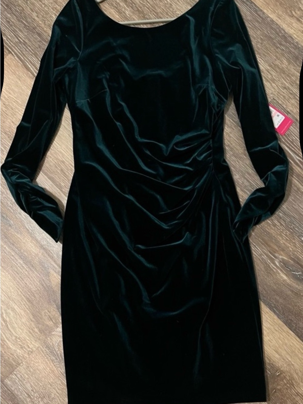 Vince Camuto Long-Sleeve Velvet Sheath Dress in Dark Green